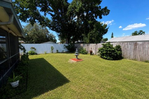House in Brandon, Florida 3 bedrooms, 108.97 sq.m. № 2258934 - photo 21