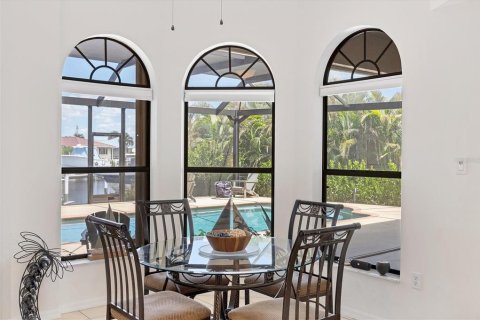 Villa ou maison à vendre à Punta Gorda, Floride: 3 chambres, 207.36 m2 № 1850064 - photo 8