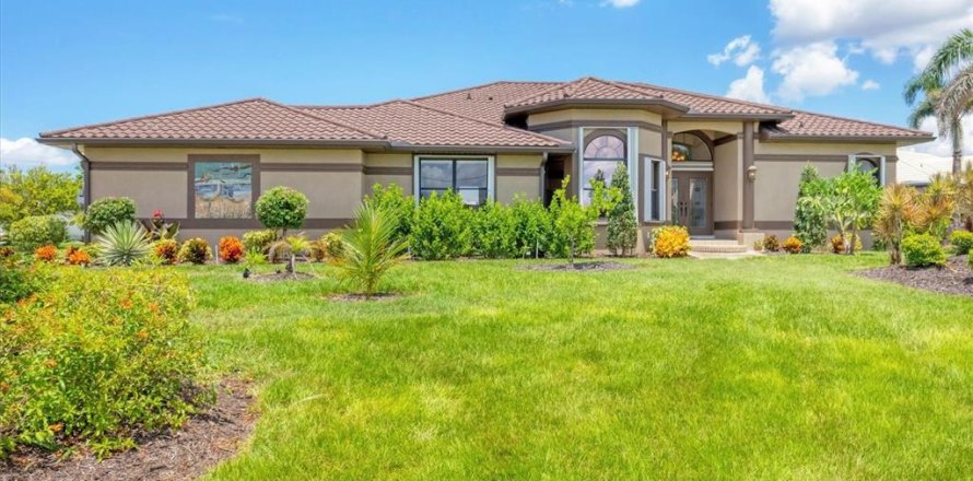 Villa ou maison à Punta Gorda, Floride 3 chambres, 207.36 m2 № 1850064