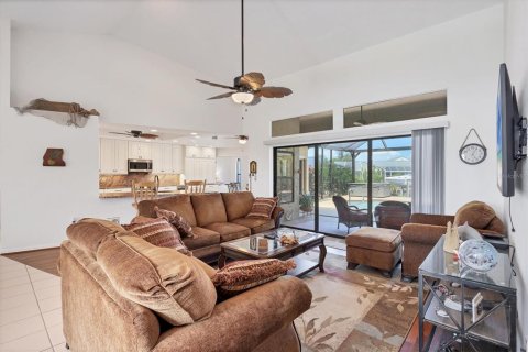 Villa ou maison à vendre à Punta Gorda, Floride: 3 chambres, 207.36 m2 № 1850064 - photo 2