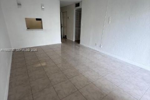 Снять в аренду кондоминиум в Майами, Флорида 1 спальня, 56.21м2, № 1989478 - фото 6