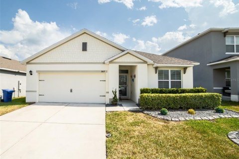 House in Winter Haven, Florida 3 bedrooms, 157 sq.m. № 1678006 - photo 1