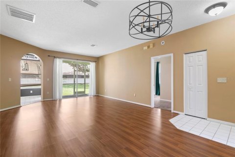 House in Tampa, Florida 4 bedrooms, 197.79 sq.m. № 2364871 - photo 8