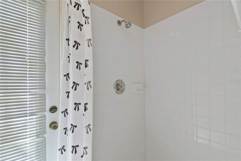 House in Tampa, Florida 4 bedrooms, 197.79 sq.m. № 2364871 - photo 29