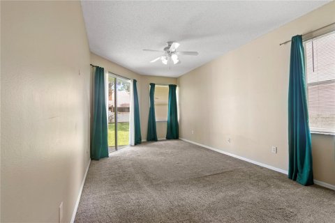 House in Tampa, Florida 4 bedrooms, 197.79 sq.m. № 2364871 - photo 11