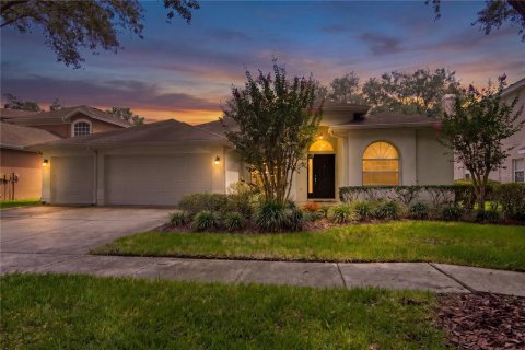 House in Tampa, Florida 4 bedrooms, 197.79 sq.m. № 2364871 - photo 2