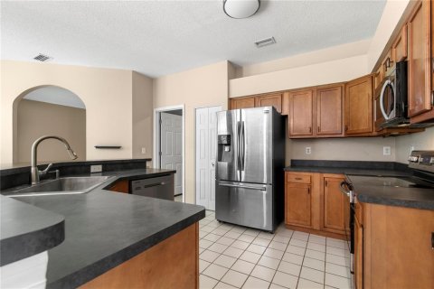 House in Tampa, Florida 4 bedrooms, 197.79 sq.m. № 2364871 - photo 16