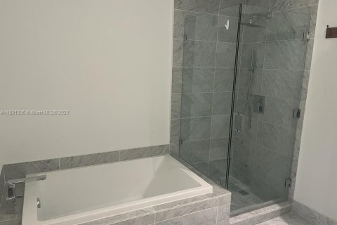Снять в аренду кондоминиум в Майами, Флорида 2 спальни, 103.96м2, № 1945422 - фото 6