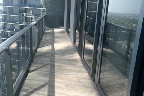 Снять в аренду кондоминиум в Майами, Флорида 2 спальни, 103.96м2, № 1945422 - фото 9