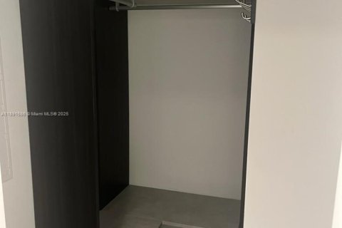 Снять в аренду кондоминиум в Майами, Флорида 2 спальни, 103.96м2, № 1945422 - фото 5