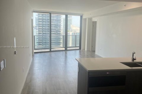 Снять в аренду кондоминиум в Майами, Флорида 2 спальни, 103.96м2, № 1945422 - фото 2