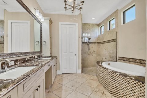 House in Bradenton, Florida 4 bedrooms, 323.3 sq.m. № 1613193 - photo 22