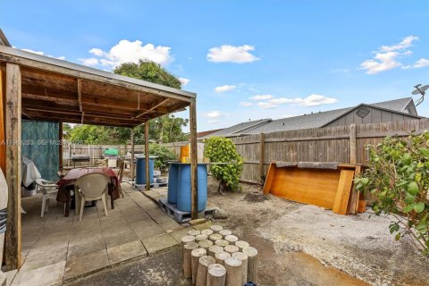 Villa ou maison à vendre à Lake Worth, Floride: 4 chambres, 155.15 m2 № 2027170 - photo 24