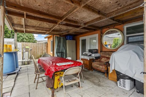 Villa ou maison à vendre à Lake Worth, Floride: 4 chambres, 155.15 m2 № 2027170 - photo 28