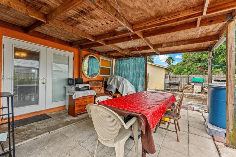 Villa ou maison à vendre à Lake Worth, Floride: 4 chambres, 155.15 m2 № 2027170 - photo 22