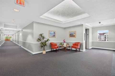 Condo in Sarasota, Florida, 2 bedrooms  № 2232374 - photo 5