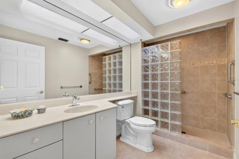 Condo in Sarasota, Florida, 2 bedrooms  № 2232374 - photo 14