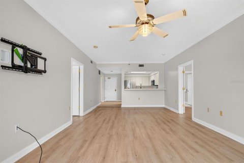 Condo in Sarasota, Florida, 2 bedrooms  № 2232374 - photo 18