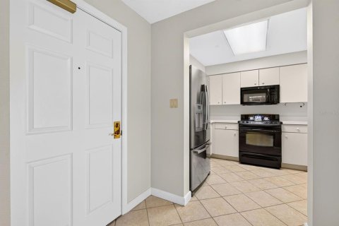 Condo in Sarasota, Florida, 2 bedrooms  № 2232374 - photo 7