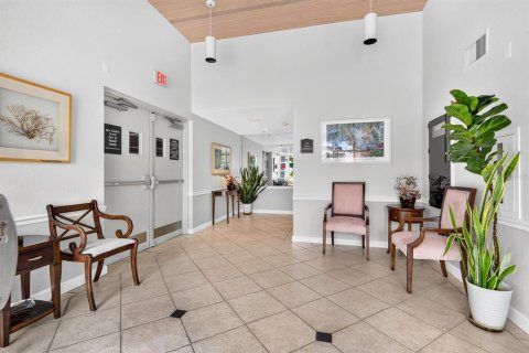 Condo in Sarasota, Florida, 2 bedrooms  № 2232374 - photo 3