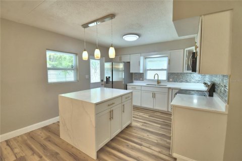 Casa en venta en Largo, Florida, 3 dormitorios, 178.47 m2 № 2093683 - foto 10