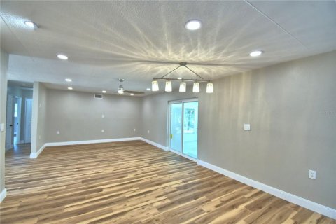 Casa en venta en Largo, Florida, 3 dormitorios, 178.47 m2 № 2093683 - foto 13