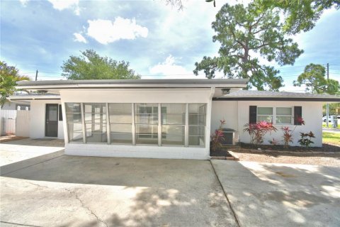 Casa en venta en Largo, Florida, 3 dormitorios, 178.47 m2 № 2093683 - foto 4
