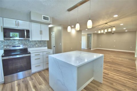 Casa en venta en Largo, Florida, 3 dormitorios, 178.47 m2 № 2093683 - foto 12