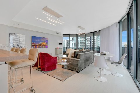 Copropriété à louer à Miami, Floride: 3 chambres, 177.35 m2 № 2338438 - photo 6