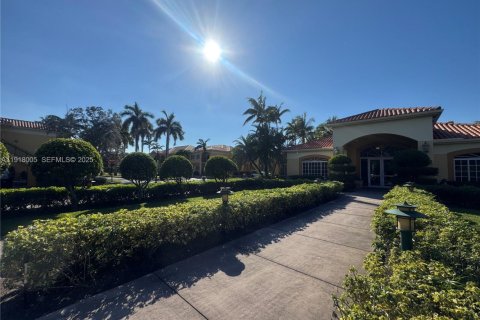 Condo in Doral, Florida, 2 bedrooms  № 1984166 - photo 17