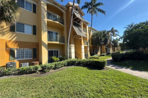 Condo in Doral, Florida, 2 bedrooms  № 1984166