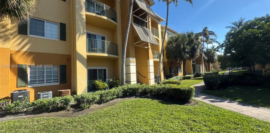 Condo in Doral, Florida, 2 bedrooms  № 1984166