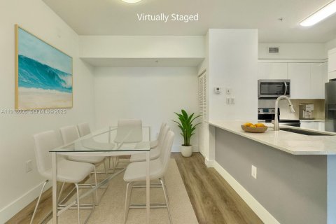 Condo in Doral, Florida, 2 bedrooms  № 1984166 - photo 4