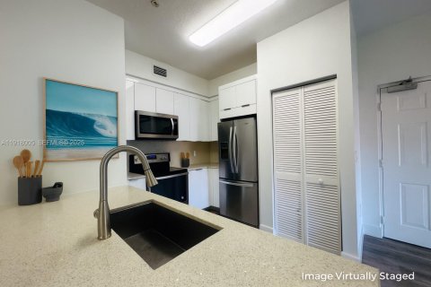 Condo in Doral, Florida, 2 bedrooms  № 1984166 - photo 6