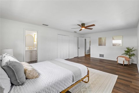 House in Trenton, Florida 3 bedrooms, 171.59 sq.m. № 1883550 - photo 12