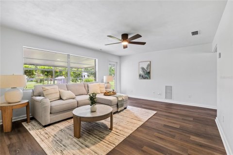 House in Trenton, Florida 3 bedrooms, 171.59 sq.m. № 1883550 - photo 5