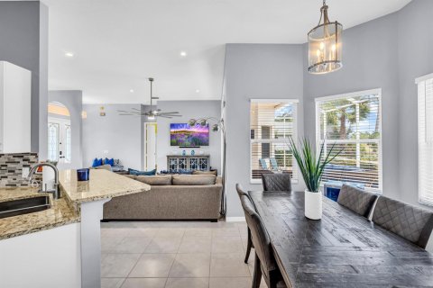 Villa ou maison à vendre à Port St. Lucie, Floride: 3 chambres, 171.59 m2 № 2087534 - photo 16