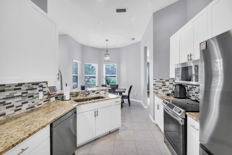 Villa ou maison à vendre à Port St. Lucie, Floride: 3 chambres, 171.59 m2 № 2087534 - photo 15