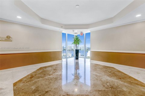 Studio in the Condo in Sunny Isles Beach, Florida  № 1760962 - photo 30