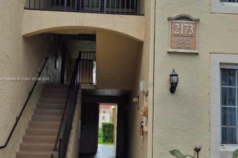 Copropriété à louer à Miramar, Floride: 2 chambres, 89.74 m2 № 1967398 - photo 1