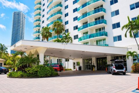 Copropriété à louer à Sunny Isles Beach, Floride: 1 chambre, 93.37 m2 № 2168737 - photo 15