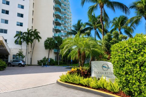 Copropriété à louer à Sunny Isles Beach, Floride: 1 chambre, 93.37 m2 № 2168737 - photo 14