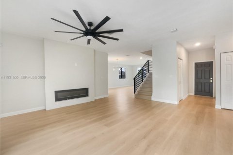 Купить виллу или дом в Майами, Флорида 4 спальни, 243.4м2, № 1990325 - фото 11