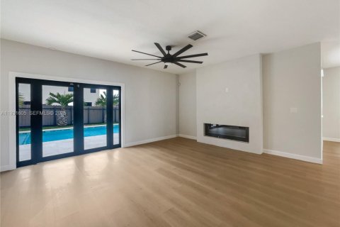 Купить виллу или дом в Майами, Флорида 4 спальни, 243.4м2, № 1990325 - фото 10
