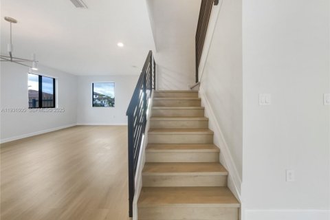 Купить виллу или дом в Майами, Флорида 4 спальни, 243.4м2, № 1990325 - фото 18