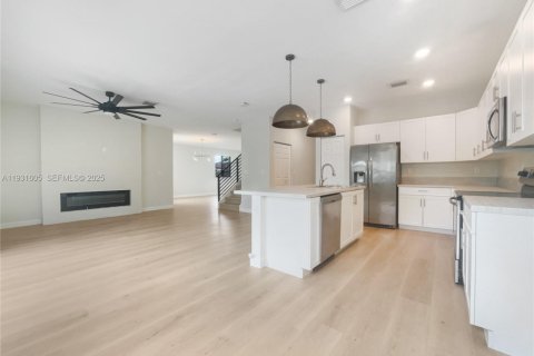 Купить виллу или дом в Майами, Флорида 4 спальни, 243.4м2, № 1990325 - фото 2