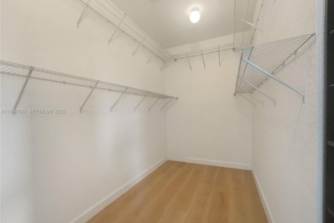 Купить виллу или дом в Майами, Флорида 4 спальни, 243.4м2, № 1990325 - фото 22