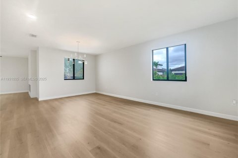 Купить виллу или дом в Майами, Флорида 4 спальни, 243.4м2, № 1990325 - фото 9