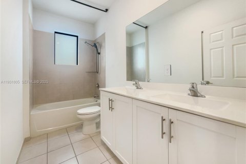 Купить виллу или дом в Майами, Флорида 4 спальни, 243.4м2, № 1990325 - фото 27