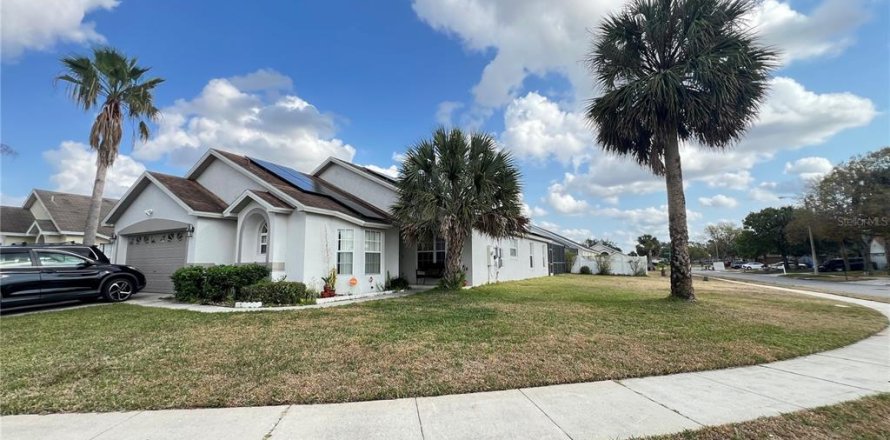 House in Kissimmee, Florida 4 bedrooms, 166.39 sq.m. № 1720525